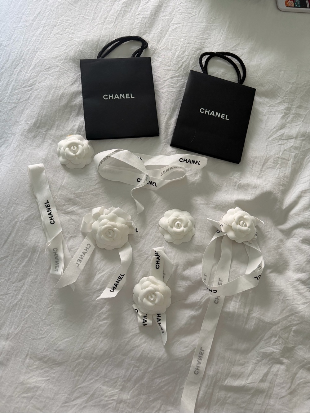 CHANEL White Camellia Floral Ribbon & 2 Small Shopping Bags